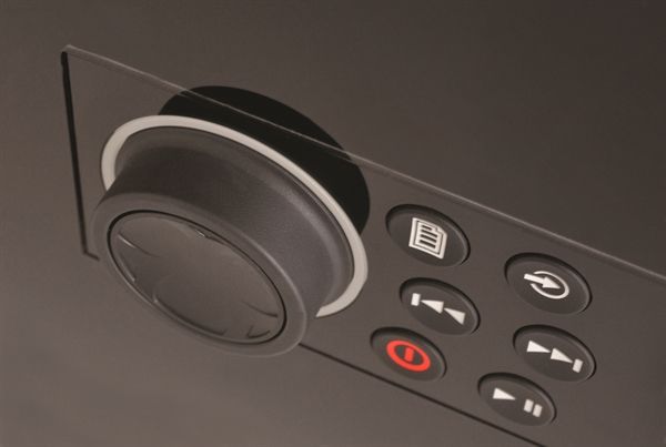 Fusion MS-RA70N marine stereo NMEA 2000 – IPX7 and Bluetooth 2 zones