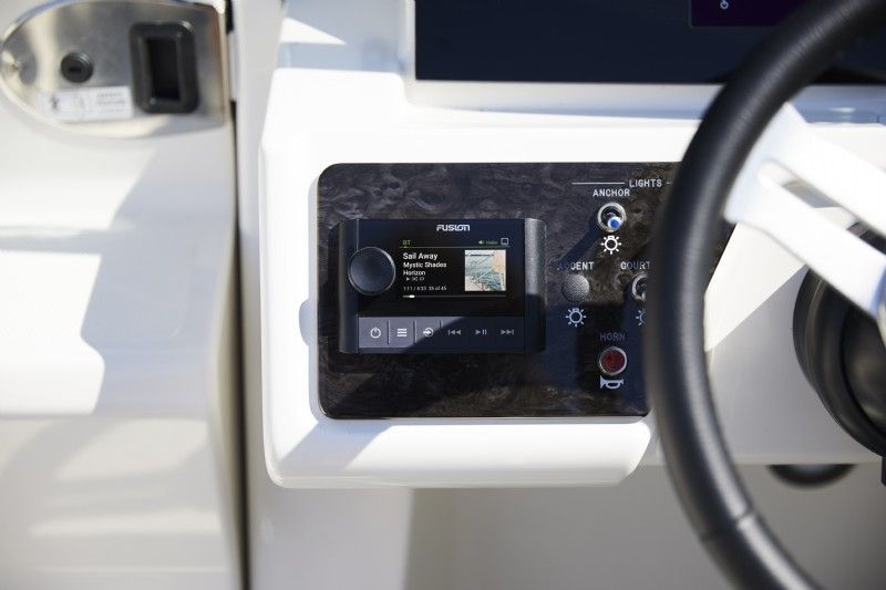 Fusion Apollo ERX400 Ethernet-Stereo-Fernbedienung – PartyBus