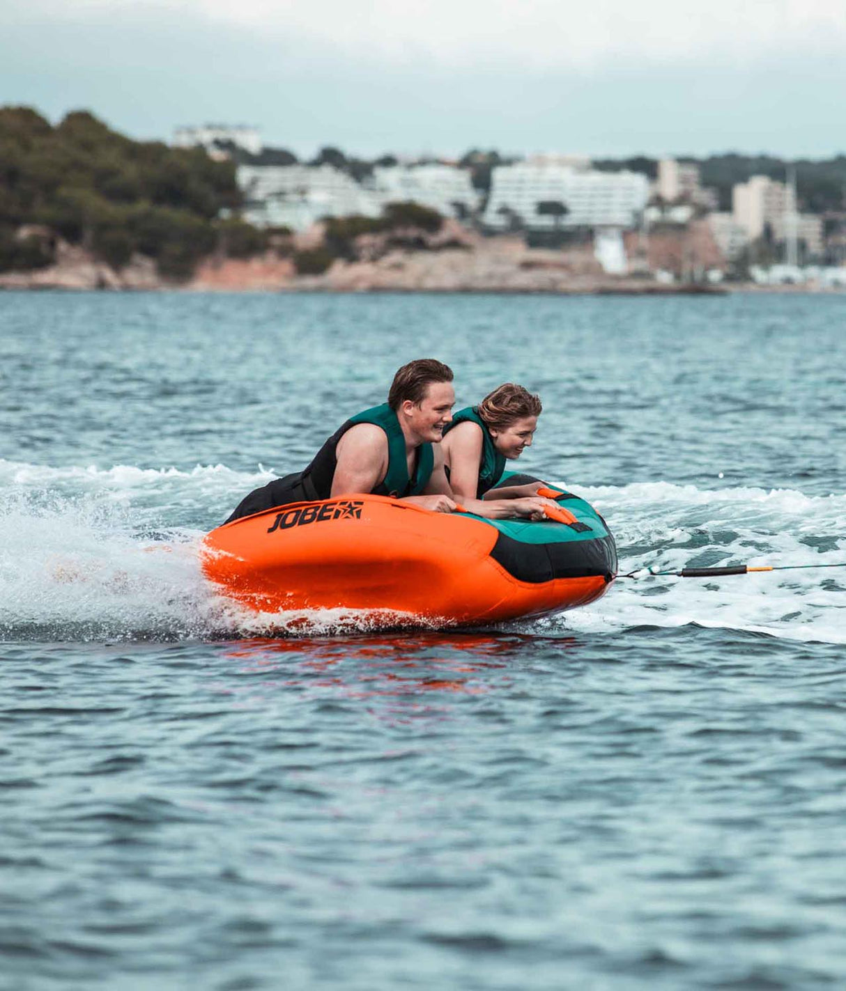 airstream towable funtube 2 persoons