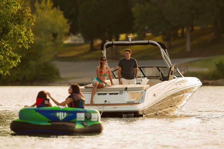 Monster Tower HS-1 Wakeboard-Turm schwarz – nach vorne gerichtet universell