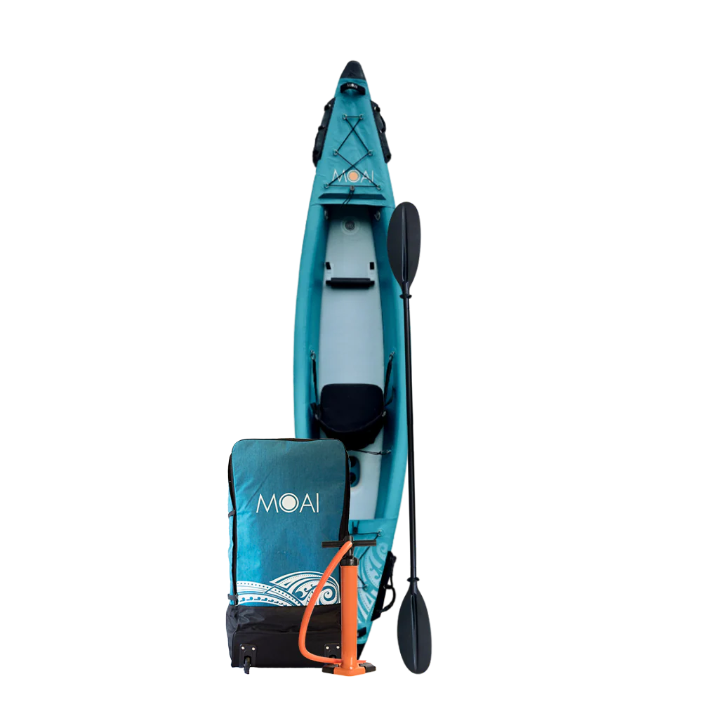MOAI Kanaloa 1P inhoud verpakking met turquoise kajak, peddel, pomp en draagtas