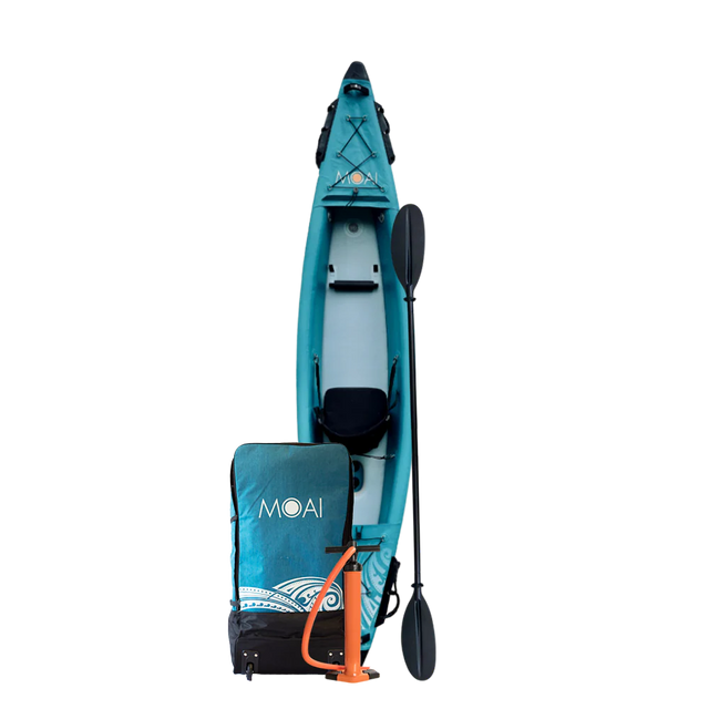 MOAI Kanaloa 1P inhoud verpakking met turquoise kajak, peddel, pomp en draagtas