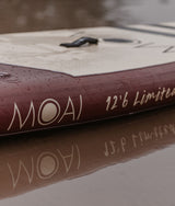 moai 12'6 touring limited edition op het water